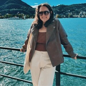 Meet your Posher, Hope